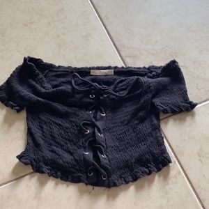 OFF THE SHOULDER BLACK CROP TOP